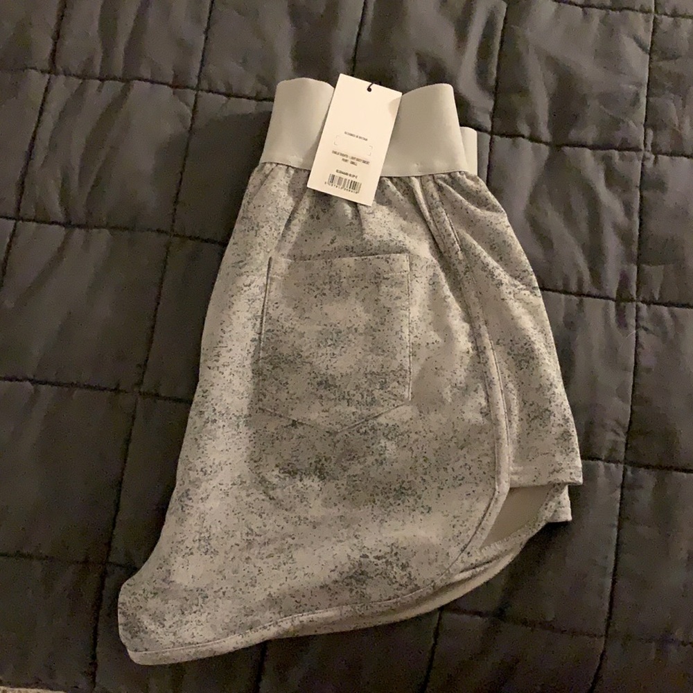 Gymshark Chalk Shorts - Grey - Small - NWT